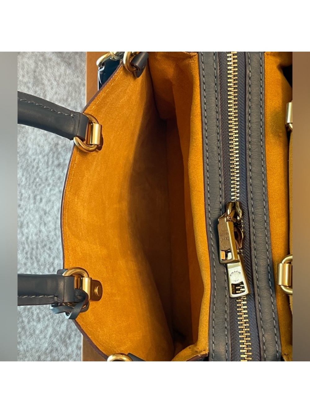 Coach rogue - Picture 5 of 12
